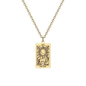 Collar con Colgante de Carta del Tarot |   Collar Unisex de Acero de Titanio |   Acero Inoxidable con Recubrimiento PVD en Color Oro y Acero - Product Image 5