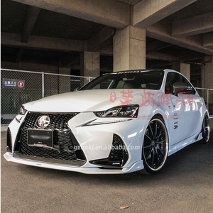 Kit carbone ARTISAN pour Lexus IS300 2017 et 2018, comprenant un spoiler avant en fibre de carbone, une jupe latérale et une aileron arrière. - Product Image 3