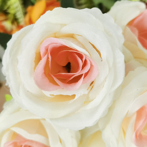 6 Rosas de Seda con Ramas Divididas, Flores Artificiales de 35 cm de Altura, Decoraciones de Boda, Ramo de Flores Artificiales para el Hogar - Product Image 4