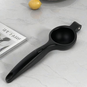 <span class=keywords><strong>Presse</strong></span>-agrumes manuel noir pour <span class=keywords><strong>citron</strong></span> et lime avec poignée articulée robuste - Product Image 5