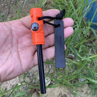 Allume-feu 5 en 1 avec boussole, bracelet paracord de survie et sifflet pour kits de survie d'urgence, camping, randonnée