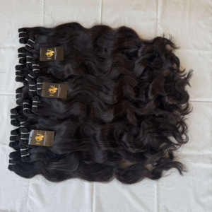 Vendeurs de cheveux bouclés indiens vierges ondulés fournisseur de cheveux humains bruts brésiliens paquets de cheveux bruts naturels - Product Image 1