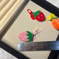 Lot de porte-clés et pendentifs en peluche 3D en forme de fruits (carotte, fraise) mignons et kawaii, mini jouets en peluche doux, breloques pour sac, cadeau pour fille