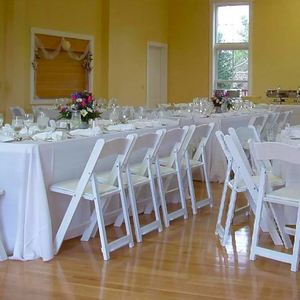 Wimbledon chaises blanches résine chaise pliante extérieure événement <span class=keywords><strong>plastique</strong></span> haute qualité <span class=keywords><strong>jardin</strong></span> léger mariage meubles modernes 2 pièces - Product Image 1