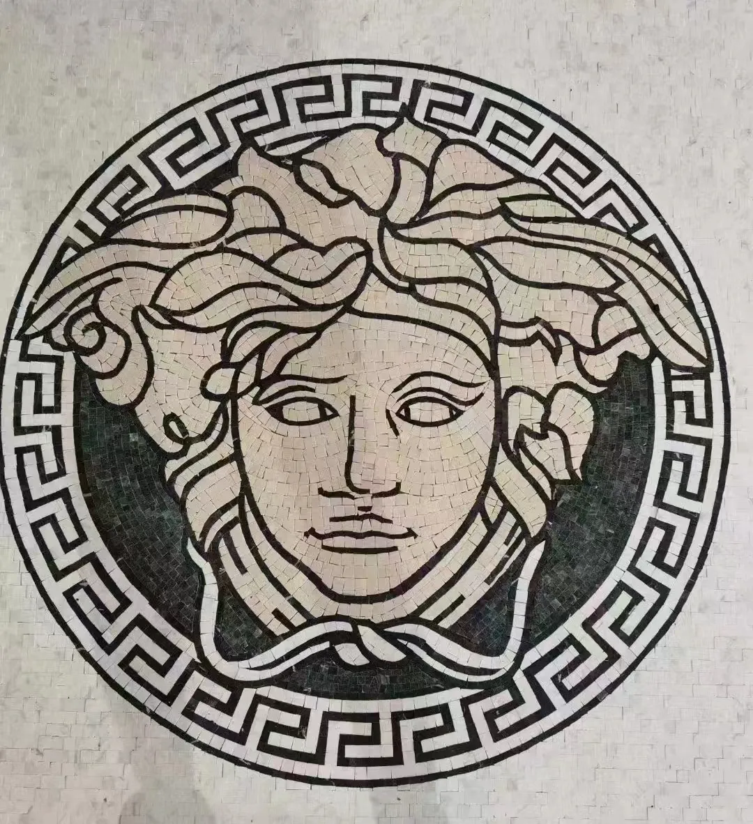 Diseño moderno 60 pulgadas 152x152cm medallón redondo diosa Medusa mármol piscina mosaico para decoración de paredes interiores Villas