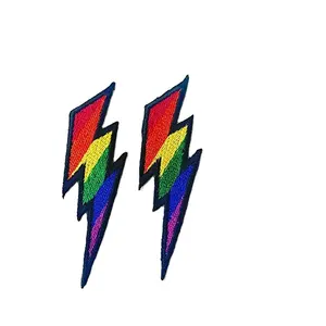 Mini sevimli Lightning Bolt eşcinsel lezbiyen gurur gökkuşağı Retro ceket T-Shirt dikiş demir on İşlemeli aplike rozeti işareti yama
