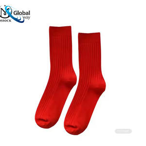 Set de Regalo Promocional de Crema de Manos y Calcetines Suaves - Exquisitamente Empaquetado con un Toque Festivo, la Elección de Regalo Perfecta para Festividades - Product Image 2