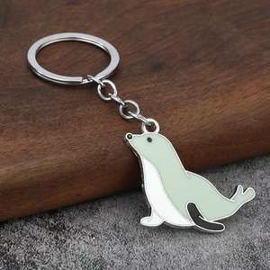 Porte-clés en métal vintage motif phoque de dessin animé, mignon, en alliage, léger et élégant, pour sacs ou clés, vente en gros - Product Image 5