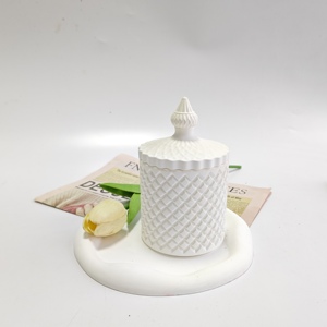 Juego de Regalo de Lujo de Fábrica OEM, Frascos de Yeso Hechos a Mano con Tapas, Velas Aromáticas de Cera de Soja y Parafina para Decoración del Hogar en Pascua y Ramadán - Product Image 1