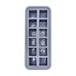 Bandeja de Hielo de Silicona con Forma de Dados, 10 Cavidades, Molde de Hielo Divertido con Forma de Dados de Casino <span class=keywords><strong>para</strong></span> Noche de Póker y Bebidas - Product Image 1