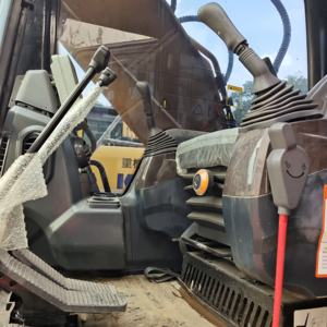 Vente flash : Mini-excavatrice SANY 215C, 22 tonnes, modèle 2022, haute qualité, fabrication Caterpillar, d'occasion, comprenant moteur, pompe et moteur. - Product Image 3