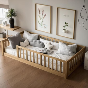 Lit double Montessori avec barrières de sécurité, cadre en bois naturel pour tout-petits, lattes pour garçons et filles, aucun sommier tapissier nécessaire - Product Image 1