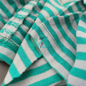 Trapos de camiseta reciclados de algodón 100%, paño de limpieza de buena absorción mixto de colores claros para residuos textiles marinos en balas - Product Image 3