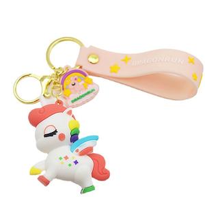 Cartone animato arcobaleno cavallo piccolo piscina <span class=keywords><strong>unicorno</strong></span> portachiavi <span class=keywords><strong>ciondolo</strong></span> borsa per ragazza carina accessorio statuetta piccolo moschettone acrilico perfetto - Product Image 4