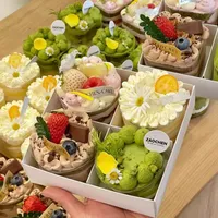 Boîte à cupcakes de luxe pour desserts et snacks, en carton blanc ivoire, avec finition mate et fenêtre transparente, pour 4/6 cupcakes, idéale pour la vente à emporter