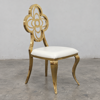 Chaise de banquet en acier inoxydable doré avec découpe florale au dos et assise en cuir PU