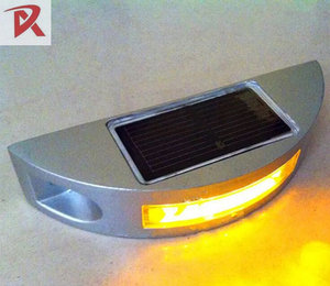 Luz de Señalización LED Solar de Media <span class=keywords><strong>Luna</strong></span> Impermeable con Sonido de Advertencia y Reflector Prismático de Alta Intensidad para Seguridad Vial - Product Image 3