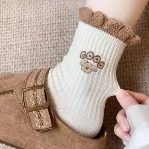 Women's Lace Socks Mid Calf Solid Color Polyester Fiber Sweat Absorbing Regular Style Casual Socks - Product Image 3