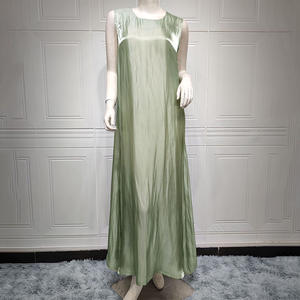 新着イスラム教徒の女性2ピースフロントパールイスラム服ライトシャイニーサテンシルクアバヤインナースリップドレスセット - Product Image 3