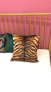 Coussin décoratif carré en velours 60x60x60, coussin avec motif de zèbre, tissu doux, décoration d'hôtel, col de voyage, coque de grossesse - Product Image 3