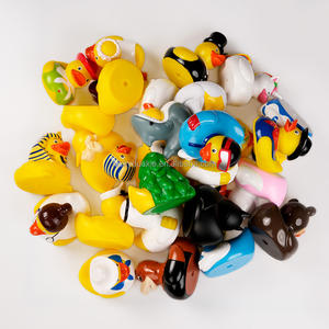 Regalo promocional 3 PULGADAS A granel amarillo goma patos vaquero Egipto plástico esquí PVC unicornio <span class=keywords><strong>flotador</strong></span> personalizado tiburón pato baño juguetes bebés - Product Image 1