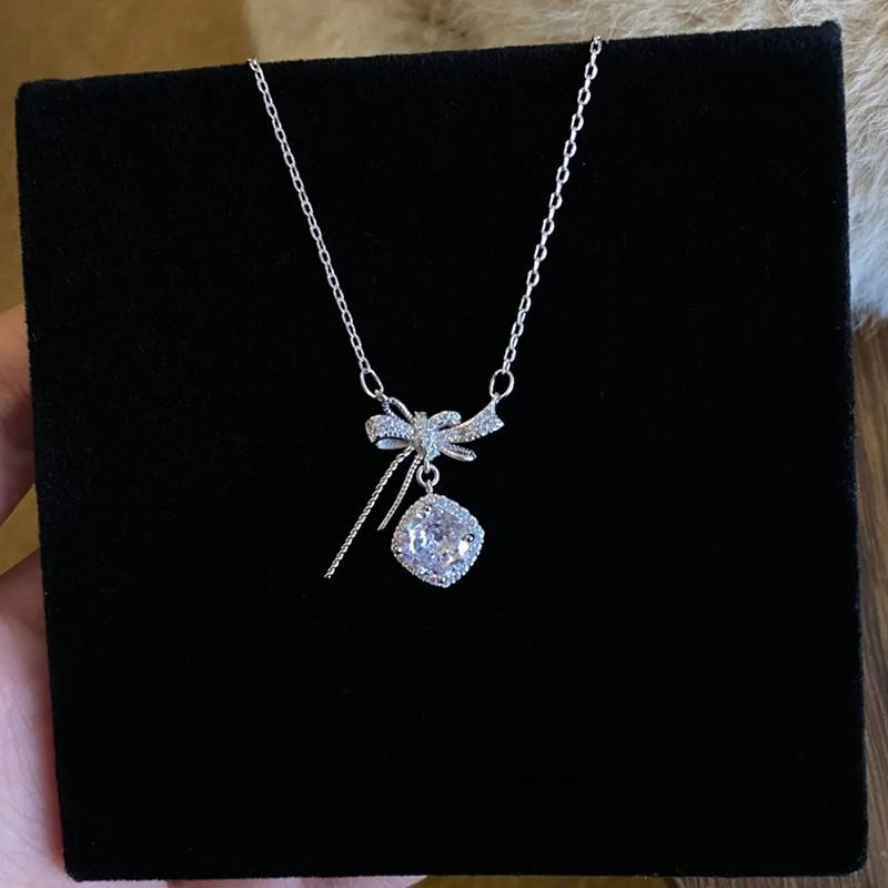 เพชรสีขาว