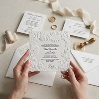 Invitations de mariage artisanales en papier coton, estampées à chaud or, motif Cygne Élégance, petite série, impression typographique, pour mariage à l'église