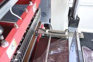 Máquina Envolvedora de Plástico Termoencogible para Alimentos, Totalmente Automática, con Motor Eléctrico, Servoaccionamiento, Sellado en L, Película POF, Controlada por PLC, para Bebidas - Product Image 6