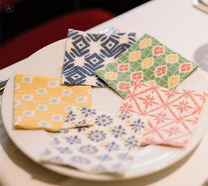 Großhandel benutzer definierte 2-lagige bedruckte Cocktail Serviette Tisch dekoration Papier für Hochzeiten Tasche Stil Abendessen Serviette