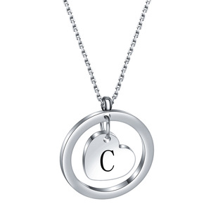 Collier en acier inoxydable rond avec cœur creux et gravure laser d'initiales pour femme, cadeau pour un usage quotidien - Product Image 5