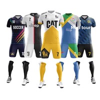 Setelan Sepak Bola Polyester Sublimasi Ukuran Besar, Bernapas, Cepat Kering, untuk Mahasiswa, Setelan Olahraga Pendek Pria Wanita