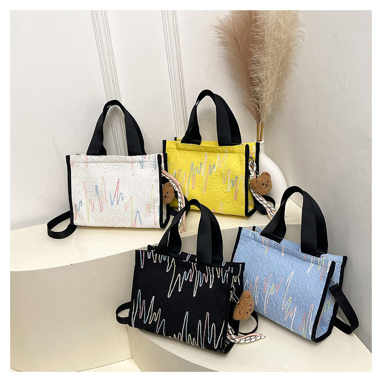 If you need a pendant, please contact customer service to adjust the price.