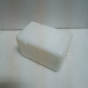 Réservoir d'eau auxiliaire Hyundai 11Q4-42000 en plastique pour remplacement de pièces d'excavatrice - Product Image 1