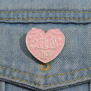 Pin de esmalte con diseño de pechos y corazón rosa, broche, insignia de solapa, joyería, regalo para amigos, ropa infantil, venta al por mayor - Product Image 1