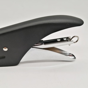 <span class=keywords><strong>Engrapadora</strong></span> <span class=keywords><strong>de</strong></span> Escritorio Manual <span class=keywords><strong>de</strong></span> Metal, Color Negro, Tipo Pinza N.° 10, Alta Calidad, <span class=keywords><strong>Precio</strong></span> <span class=keywords><strong>de</strong></span> Fábrica - Product Image 5