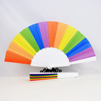 Éventail pliant en plastique imprimé arc-en-ciel, ouverture et fermeture fluides, idéal pour la danse et la décoration de fête