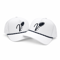 Casquette de golf 5 panneaux imperméable en tissu Dobby perforé découpé au laser avec logo brodé 3D personnalisé OEM en polyester respirant réglable pour l'extérieur