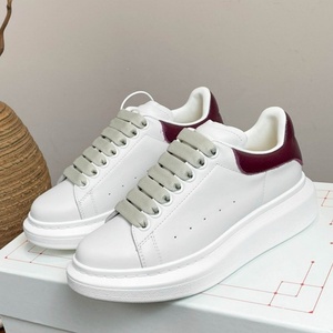 Chaussures de sport de la série skateboard classique de designer, confortables et respirantes, avec lacets et semelle épaisse - Product Image 5