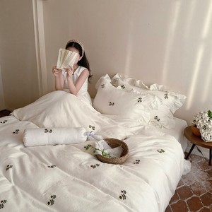 Parure de lit quatre pièces brodée effet crème, 100 % pur coton à fibres longues, drap-housse respirant, housse de couette, usage domestique - Product Image 2