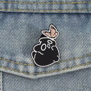Broche de Aleación de Zinc con Baño de Níquel Negro y Protección UV, Diseño de Gatito Negro con Mariposa, Estilo Suave y Adorable, Accesorio para Niñas - Product Image 4