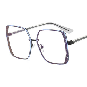 Gafas de Moda Doradas con Protección Anti-Luz Azul, Montura Cuadrada Reticular 2026, Gafas Ópticas Grandes para Mujer, Gafas de Metal con Lentes Transparentes para Hombre - Product Image 4