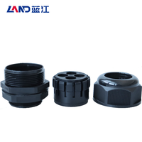 Filetage M/PG/G IP68 CE ROHS pour les presse-étoupes en nylon à quatre trous basse tension connecteur étanche joint flexible pour câble électrique
