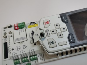 Contrôleur de commande neuf d'origine pour PLC, expertise technique approfondie avec une expérience solide en maintenance industrielle, nous sommes des professionnels - Product Image 3