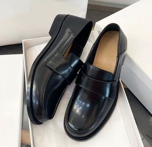 Customized <b>Ladies</b> <b>Loafers</b>. Leather Finish Polished Leather Cover. British Style Casual, Versatile Leather Shoes for Daily Wear - Product Image 4
