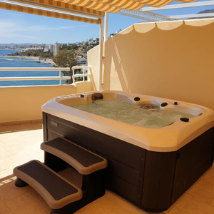 Certifié CE <span class=keywords><strong>2</strong></span> Seater <span class=keywords><strong>Spa</strong></span> Tub 23 Jets Massage Design moderne Générateur <span class=keywords><strong>d</strong></span>'ozone-<span class=keywords><strong>Prix</strong></span> de gros Petit bain à remous extérieur pour 3 personnes - Product Image 2