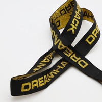 Lanière promotionnelle en polyester jacquard pour porte-badge, avec logo tissé en fil métallique doré, mousqueton bec d'aigle et boucle à pression écologique dorée