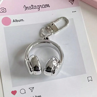 Porte-clés pendentif écouteurs 3D minimaliste, élégant et tendance, créatif et stylé, pour les meilleurs amis, breloque de sac, cadeau