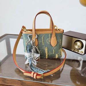 Fashionable Lady's Bucket Bag with Classic Style. Made of High-quality PU Material. Luxurious Designer <b>Handbag</b>. - Product Image 2