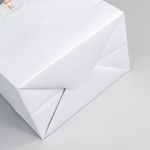 Bolsa de Papel Ecológica y Sostenible para Cosméticos, con Logotipo Personalizado al por Mayor, Bolsa de Compras Blanca con Asa de Listón - Product Image 5