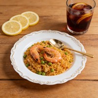 Assiettes en plastique jetables élégantes avec bordure en dentelle gaufrée, modernes pour les fêtes, la restauration, les mariages, les banquets, tailles 7 pouces/9 pouces/10 pouces, vente en gros